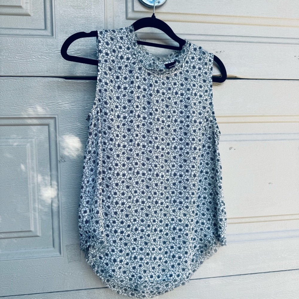 Who What Wear Black and White Floral Top